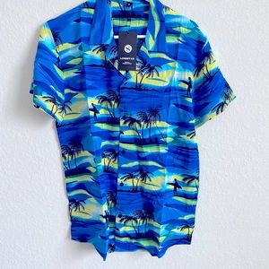 Logeeyar Mens Tropical/Hawaiian Shirt, Size Small.  NWT